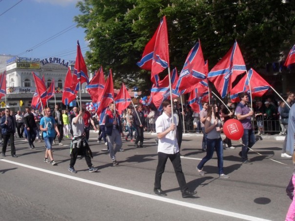 Как прошёл Первомай в оккупированном Симферополе и украинской демократичной Одессе. 