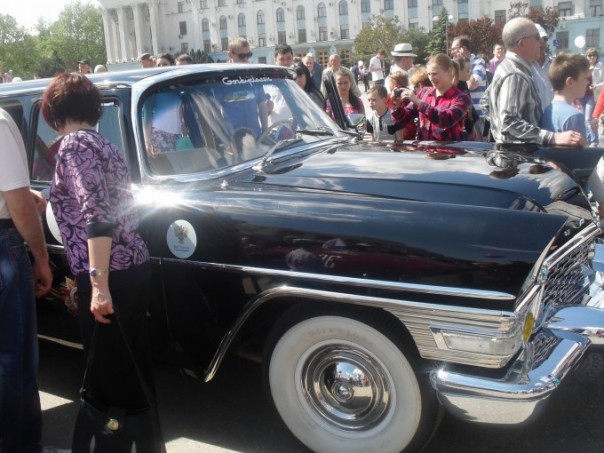 Как прошёл Первомай в оккупированном Симферополе и украинской демократичной Одессе. 