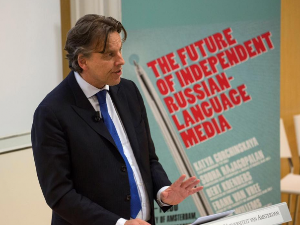 Как вранье и деньги дурака погубят: НАТО в борьбе за умы россиян