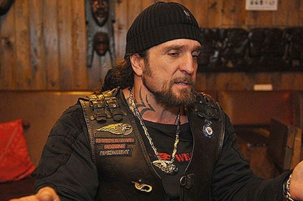 Хирург: Мы не будем заглядывать в беззубый и сморщенный рот Европы