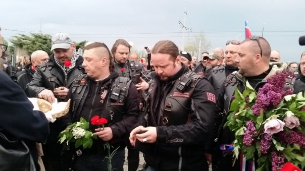 В чешском Брно около 100 "ночных волков" встретили хлебом и солью В чешском Брно около 100 "ночных волков" встретили хлебом и солью