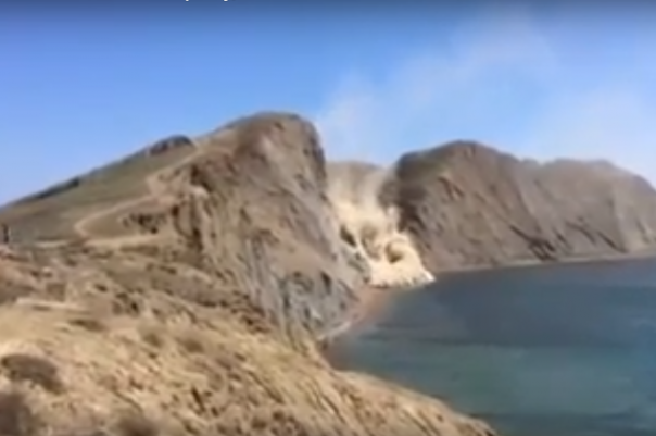 В Крыму произошел обвал мыса Хамелеон, Коктебель.