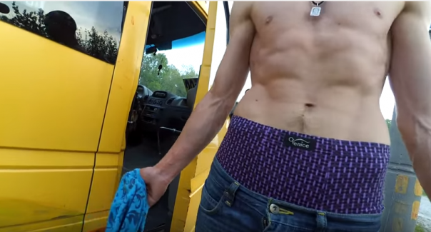 Житель Днепра наказал дерзкого АТОшника (1 мая. Днепропетровск)