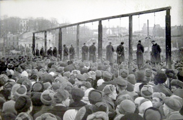 Уничтожение радикалов - первоочередная мера денацификации Украины