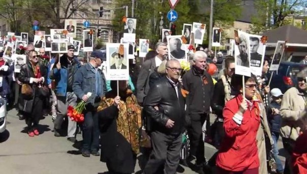 "Бессмертный полк" выйдет за границу: мир готовится к празднованию Дня Победы