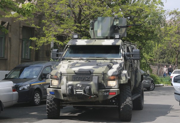 В Мариуполе полиция тренировалась отбивать вооруженные атаки на полицейские участки