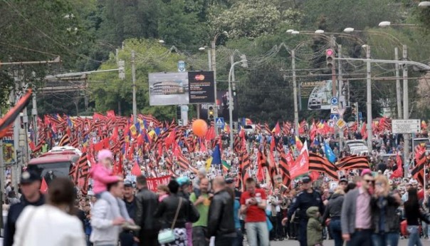 Вопреки НАТО и властям Молдовы впервые в Кишиневе состоялась грандиозная акция «Бессмертный полк» Вопреки НАТО и властям Молдовы впервые в Кишиневе состоялась грандиозная акция «Бессмертный полк»