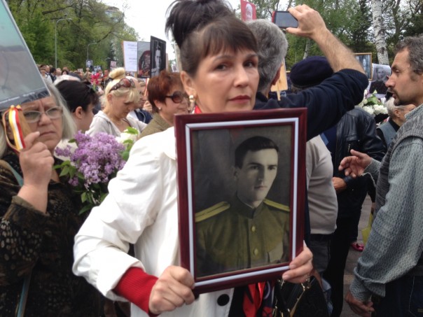 Бессмертный полк в День Победы шагает по Одессе и по Украине. Юлия Витязева Бессмертный полк в День Победы шагает по Одессе и по Украине. Юлия Витязева