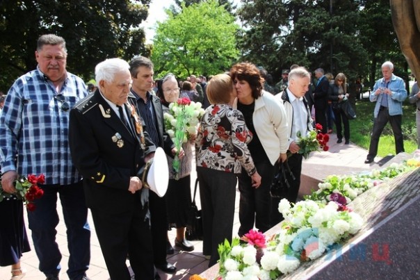 Сводка от НМ ЛНР 15 мая 2016 года. Боевики нацбатов вместе с СБУ проводят зачистки в Станице Луганской