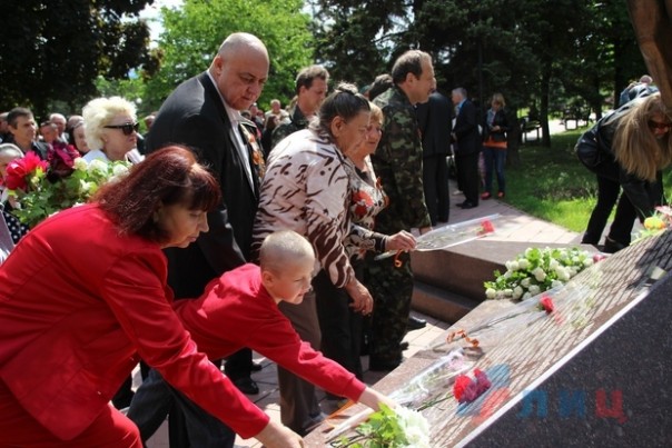 Сводка от НМ ЛНР 15 мая 2016 года. Боевики нацбатов вместе с СБУ проводят зачистки в Станице Луганской