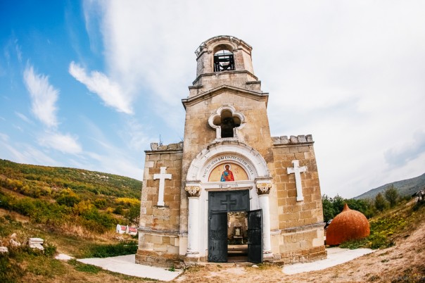 Зверства татар: крымская хатынь - греческая деревня Лаки.