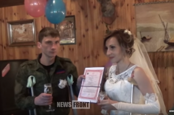 Медсестра Ирина, которая потеряла ногу спасая раненого, вышла замуж