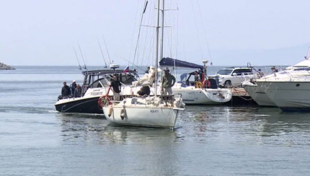 Жесткое задержание: "Элфин" взяли на абордаж ржавыми кошками