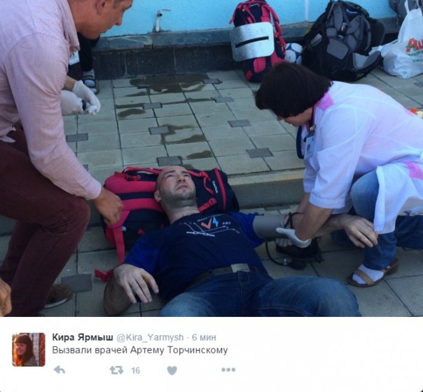 В Анапе напали на Алексея Навального В Анапе напали на Алексея Навального