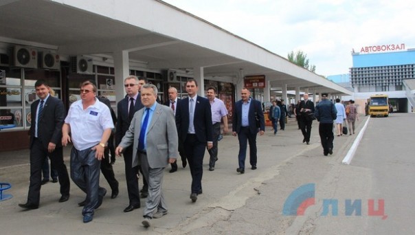 Работники ЛРУАС к 40-летию восстановили разрушенный укрофашистами Луганский автовокзал