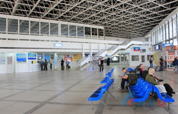 Работники ЛРУАС к 40-летию восстановили разрушенный укрофашистами Луганский автовокзал