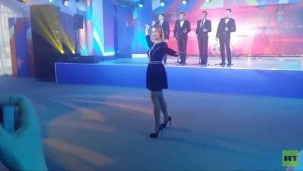 Захарова сдержала обещание и станцевала "Калинку" на саммите Россия-АСЕАН (Видео) Захарова сдержала обещание и станцевала "Калинку" на саммите Россия-АСЕАН (Видео)
