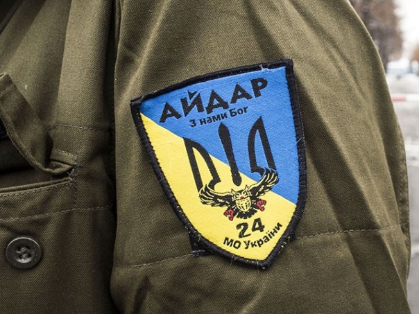 Украинские националисты подорвали автомобиль с бойцами ВСУ Украинские националисты подорвали автомобиль с бойцами ВСУ