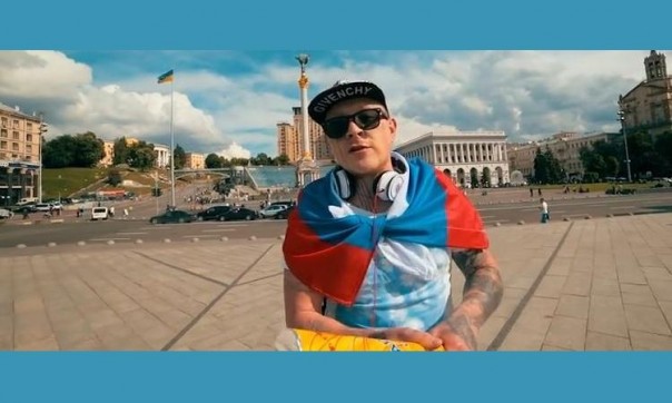 На Майдане прозвучал гимн РФ, на Красной площади гимн Украины