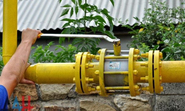 Под Донецком начались работы по восстановлению газоснабжения оккупированных Марьинки и Красногоровки