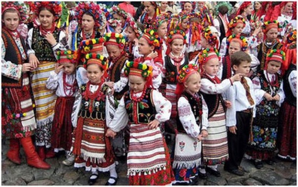 Хуторской расизм: чернокожую украинку не пустили на парад вышиванок из-за ее цвета кожи