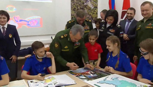 Сергей Шойгу поздравил новых участников "Юнармии"