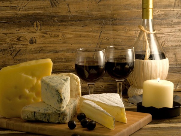 В Париже представили произведенные в России французские сыры В Париже представили произведенные в России французские сыры