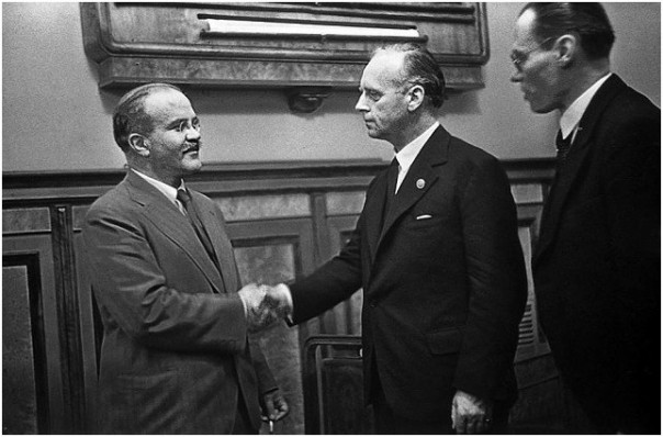 Купить вам зеркало, господа «демократы»? Александр Роджерс