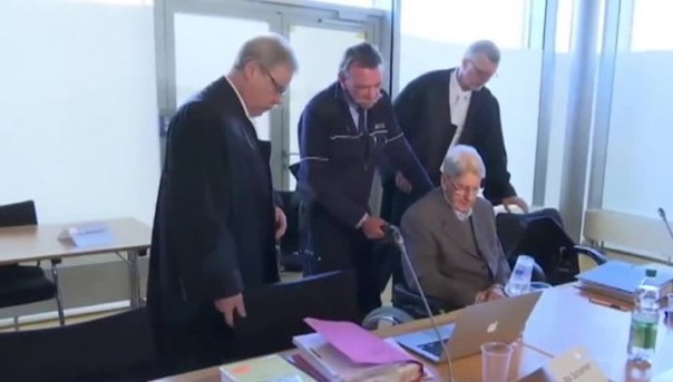 94-летний охранник Освенцима предстал перед судом