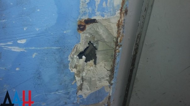 Куйбышевский район г. Донецк. Последствия обстрела укрофашистами (28-05-2016) Куйбышевский район г. Донецк. Последствия обстрела укрофашистами (28-05-2016)