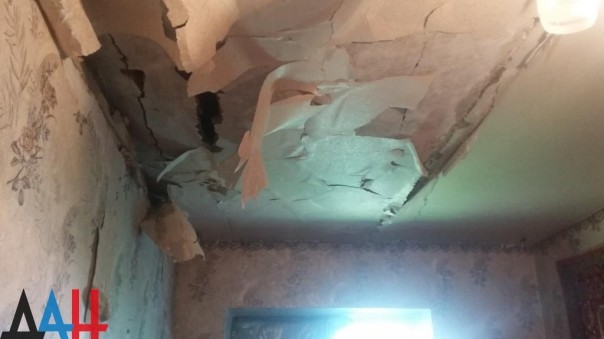 Куйбышевский район г. Донецк. Последствия обстрела укрофашистами (28-05-2016) Куйбышевский район г. Донецк. Последствия обстрела укрофашистами (28-05-2016)