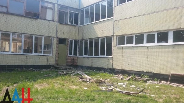 Куйбышевский район г. Донецк. Последствия обстрела укрофашистами (28-05-2016) Куйбышевский район г. Донецк. Последствия обстрела укрофашистами (28-05-2016)