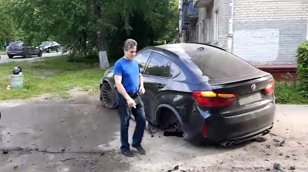 Видео ДТП с участием сына экс-министра спорта РФ на BMW X6