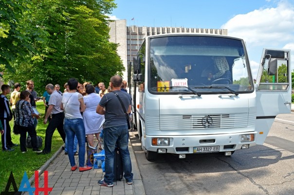 Аппарат омбудсмена ДНР отправил на экскурсию в Москву 25 детей, пострадавших от агрессии ВСУ Аппарат омбудсмена ДНР отправил на экскурсию в Москву 25 детей, пострадавших от агрессии ВСУ