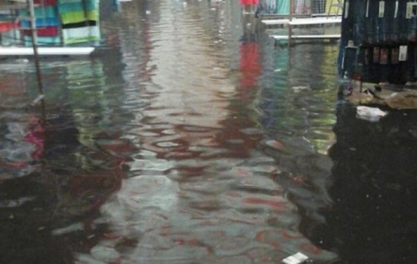 По Харькову пронесся ураган и мощный ливень 