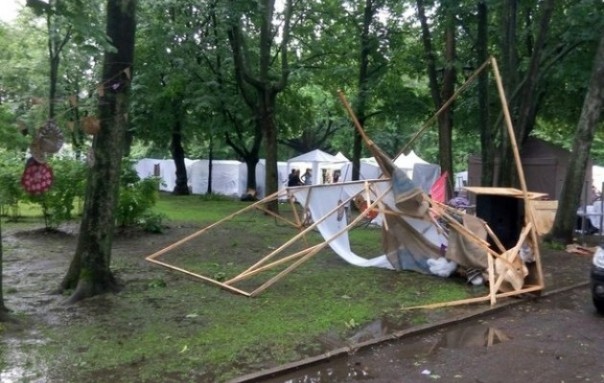 По Харькову пронесся ураган и мощный ливень 