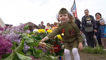 В Донбассе на Саур-Могиле помянули павших в Великой Отечественной войне