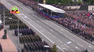 В центре Донецка прошел военный парад в честь 71-й годовщины Великой Победы