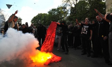 «День Победы со слезами на глазах»: драки и провокации на Украине