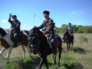 Едут, едут по Тавриде наши казаки