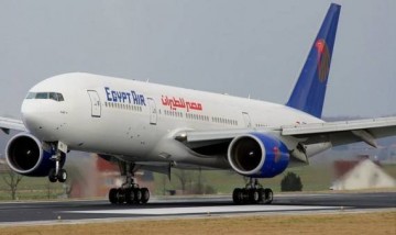 СМИ: самолет EgyptAir, летевший из Парижа в Каир, упал в море