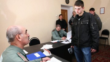 В российской армии контрактников стало на 30% больше, чем призывников