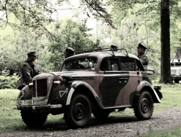 Мифотворчество на марше: в Ивано-Франковске реконструировали мифический бой  УПА против фашистов