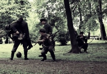 Мифотворчество на марше: в Ивано-Франковске реконструировали мифический бой  УПА против фашистов