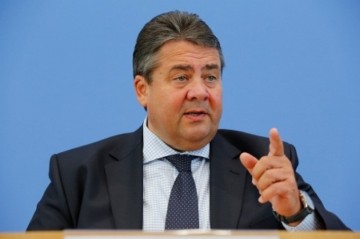 Министр экономики Германии: Санкции против России – глупость, а на Украине – гражданская война