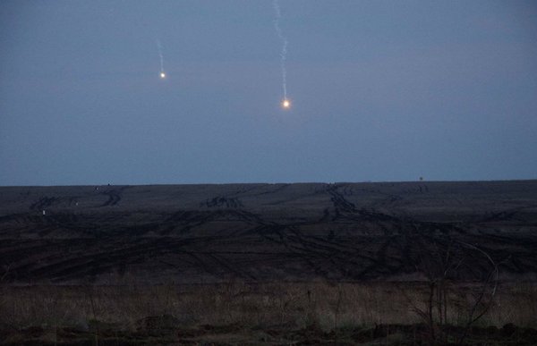 Сводка от МО ДНР 1 июня 2016 года. ВСУ попали под обстрел «нацбатов» при попытке отступления под Авдеевкой, потери составили 14 человек
