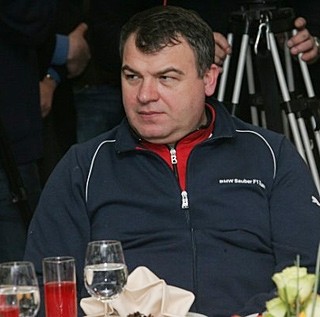 Сегодня, Сердюков «тайно» инспектирует предприятия Бурятии. 