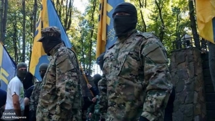 Банда в балаклавах захватила храм УПЦ Московского патриархата Банда в балаклавах захватила храм УПЦ Московского патриархата