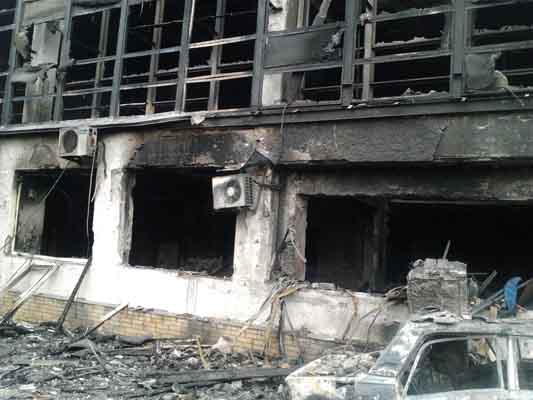 День 283: киевские каратели уничтожают промышленные предприятия Донбасса, а в Зайцево дети рождаются под аккомпанемент разрыва снарядов