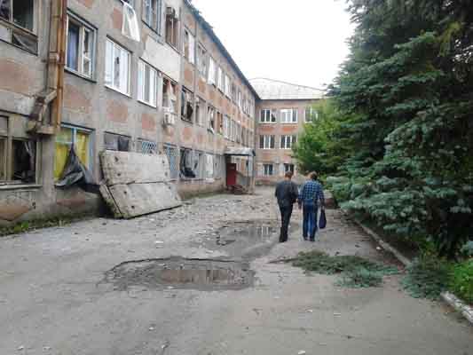 День 283: киевские каратели уничтожают промышленные предприятия Донбасса, а в Зайцево дети рождаются под аккомпанемент разрыва снарядов